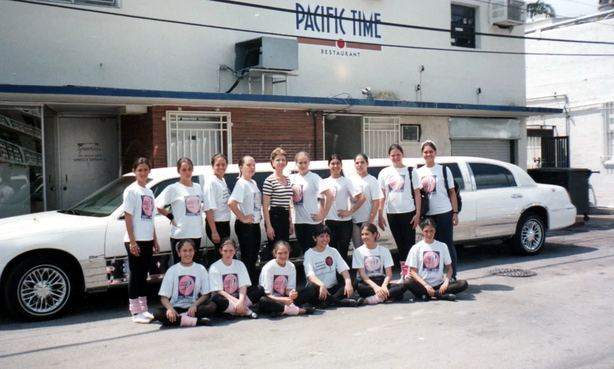 Grupo de alumnas con Teresita durante el viaje de perfeccionamiento a Miami en 1999